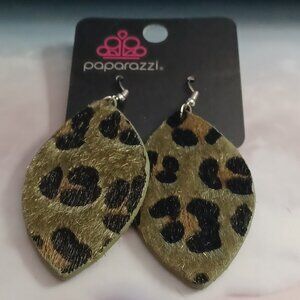 NWT PAPARAZZI ST. PATRICK'S DAY GREEN & BLACK LEOPARD SUEDE EARRINGS